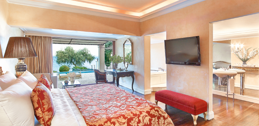 04-palazzo-imperiale-private-pool-master-bedroom